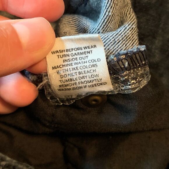 Artisan NY dark wash denim. Size 8 - Picture 5 of 8